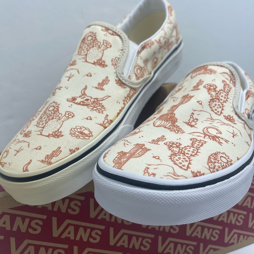 Vans Men’s Classic Slip-On
Desert Vibes Turtle dove/True W Sneakers 
VN0A5JLX8NL - Picture 10 of 16